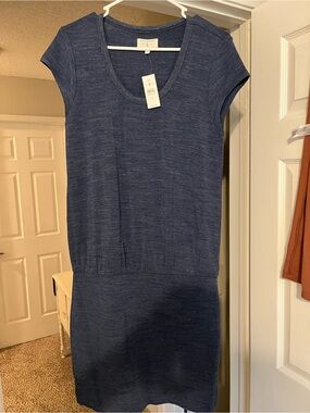 Lou & Grey Navy Scoop-Neck Short Sleeve Knit Dress